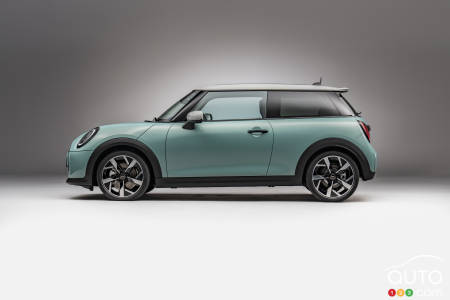 2025 Mini Cooper, in profile