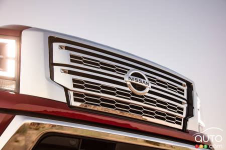 2020 Nissan Titan, front grille