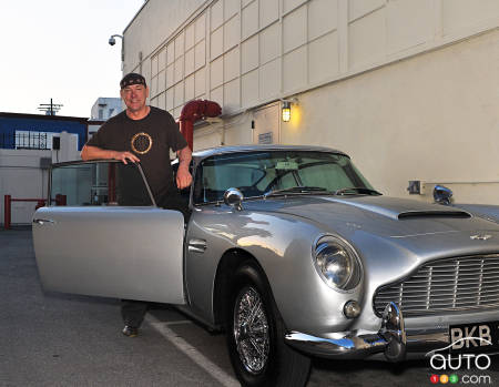 Neil Peart, avec son Aston Martin DB5 1064