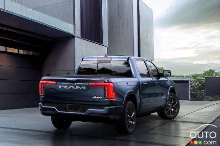 2025 Ram 1500 REV, rear