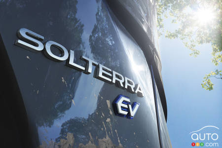 Subaru Solterra, badging