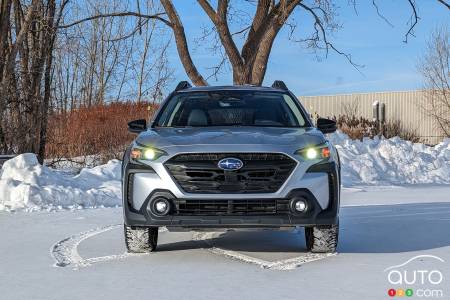 2024 Subaru Outback Onyx grey