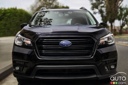 2022 Subaru Ascent Onyx, front