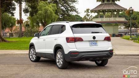 2022 Volkswagen Taos, three-quarters rear