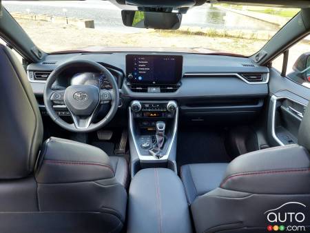 Toyota RAV4 Prime 2023/24, intérieur