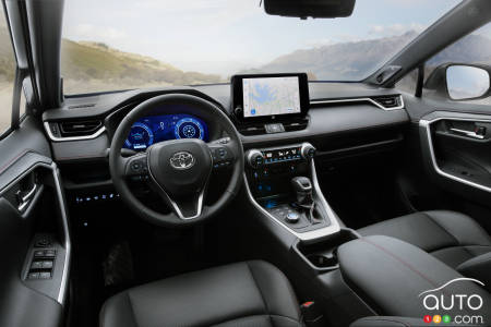 Toyota RAV4 PHEV, interior