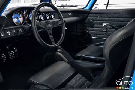 Cyan Racing's modern P1800, interior