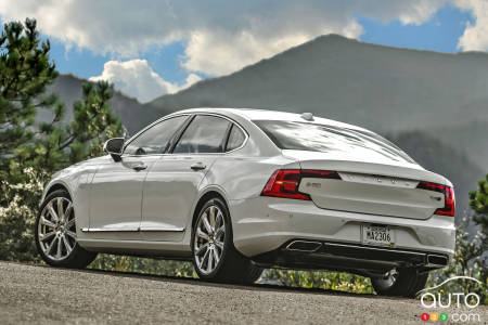 Volvo S90 T8