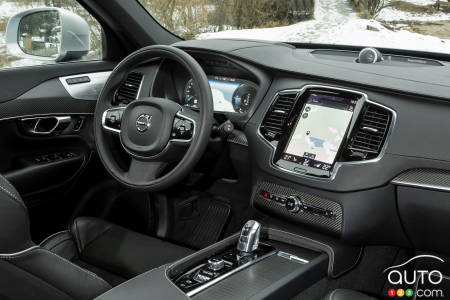 Volvo XC90 T8 R-Design 2020, système multimédia