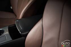 2016 Toyota Venza Redwood edition interior details