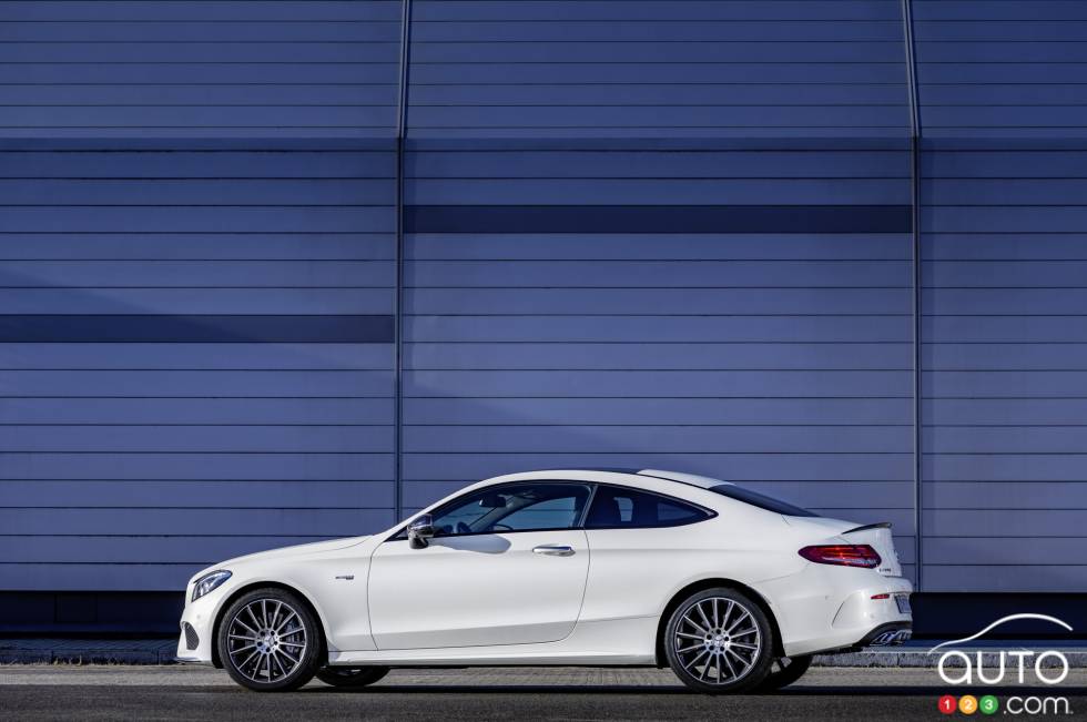 2017 Mercedes-Benz C43 Coupe side view