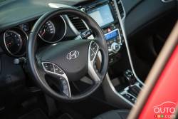 2016 Hyundai Elantra GT Limited steering wheel