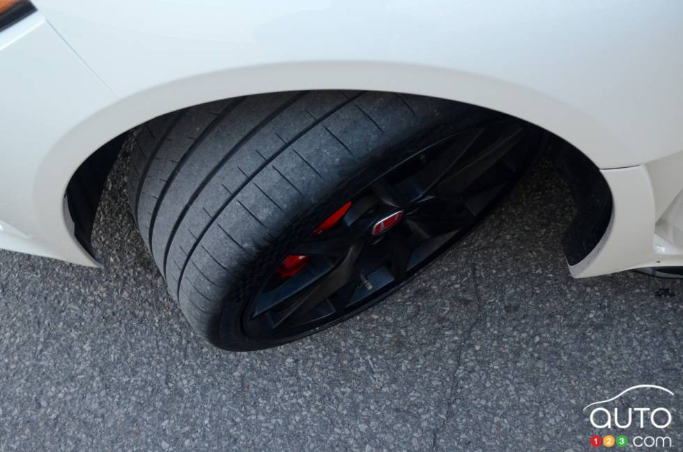 We drive the 2023 Honda Civic Type R