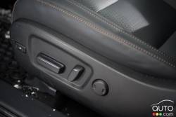 2016 Toyota Highlander Hybrid seat detail