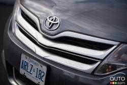 2016 Toyota Venza Redwood edition front grille