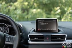 2015 Mazda 3 GT infotainement display