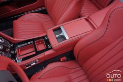 2016 Aston Martin DB9 GT Volante center console