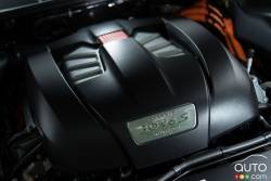 2015 Porsche Cayenne S E-Hybrid engine