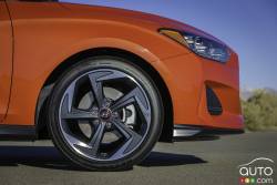 Front wheel of the 2019 Veloster Turbo 