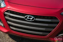 2016 Hyundai Elantra GT Limited front grille
