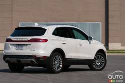 2016 Lincoln MKC Ecoboost AWD rear 3/4 view