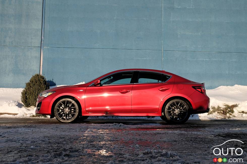 We test drive the 2019 Acura ILX A-Spec