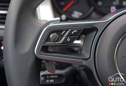 2017 Porsche Macan GTS steering wheel mounted audio controls