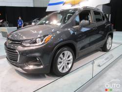 2017 Chevrolet Trax front 3/4 view