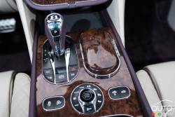 2017 Bentley Bentayga center console