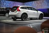 2015 Volvo V60 Cross Country pictures