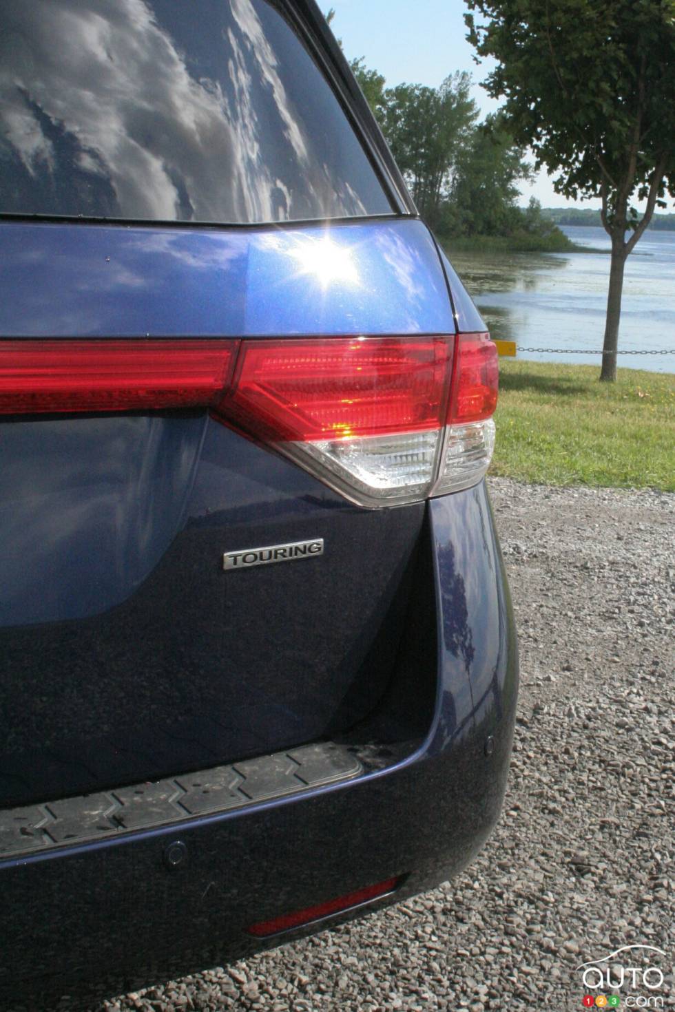 2016 Honda Odyssey Touring tail light