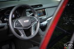 2016 Cadillac XT5 steering wheel