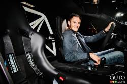 Marc o Wittman dans l'habitacle du conducteur de la BMW M4 Édition DTM Champion 2017