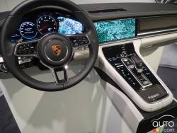 2017 Porsche Panamera Turbo cockpit