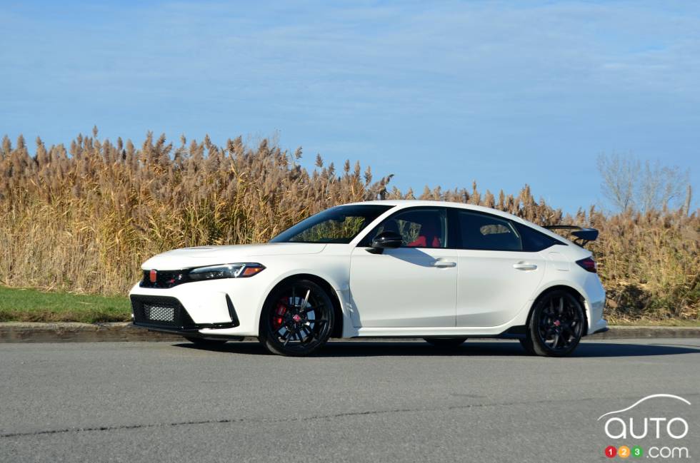 We drive the 2023 Honda Civic Type R