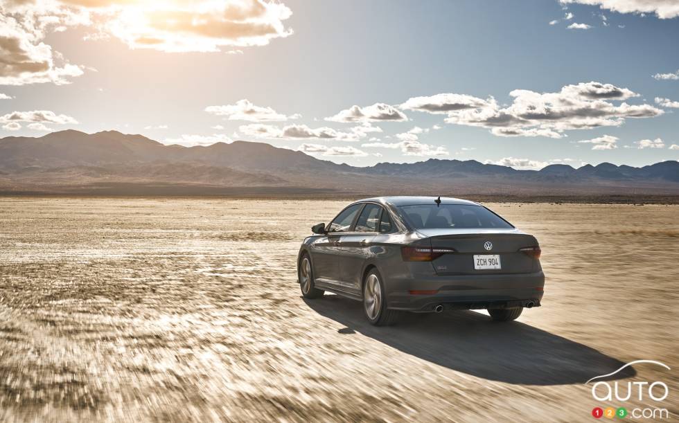 2019 Volkswagen Jetta GLI debuts at the Chicago Auto Show: Rear view