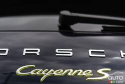 Écusson du modèle de la Porsche Cayenne S E-Hybride 2015