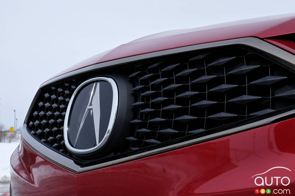 We test drive the 2019 Acura ILX A-Spec