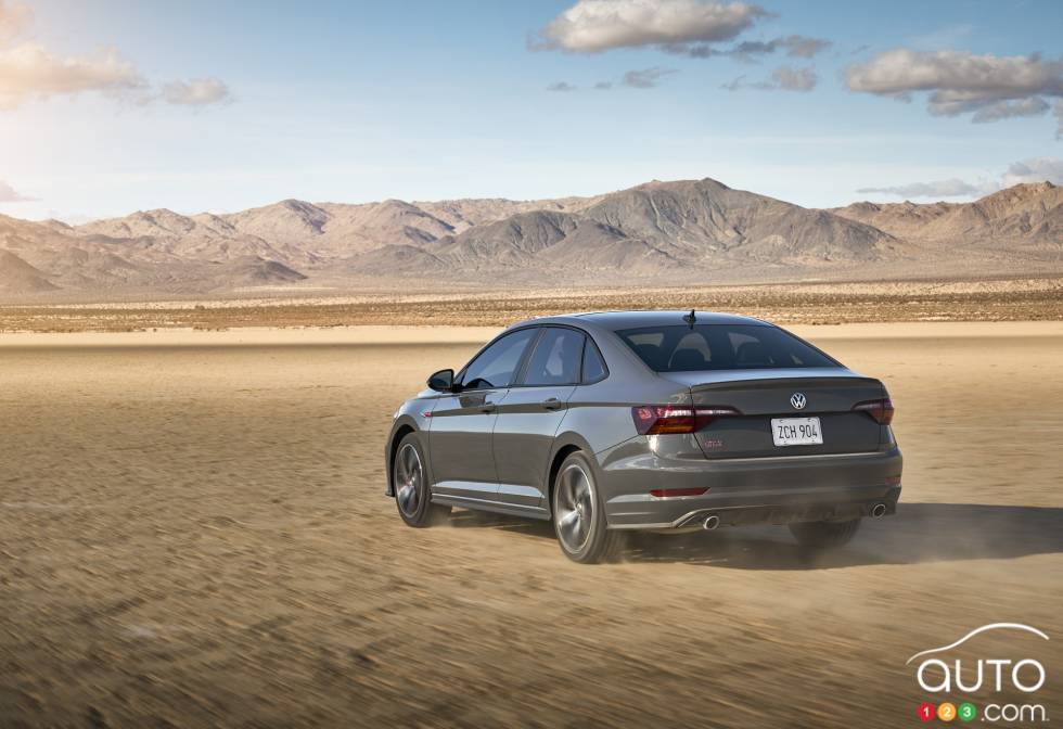 2019 Volkswagen Jetta GLI debuts at the Chicago Auto Show: 3/4 rear view