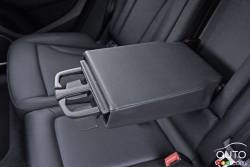 2017 Audi Q5 Quattro Tecknic rear center armrest with cup holders