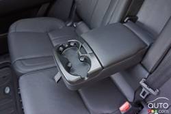 2016 Land Rover Dicovery Sport HSE rear center armrest with cup holders