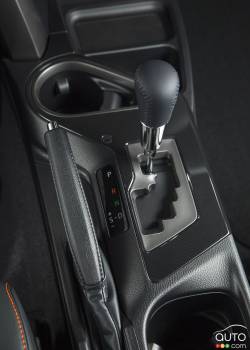 2016 Toyota RAV4 shift knob