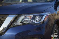 Phare avant du Nissan Pathfinder 2017