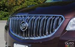 2016 Buick Enclave Premium AWD front grille