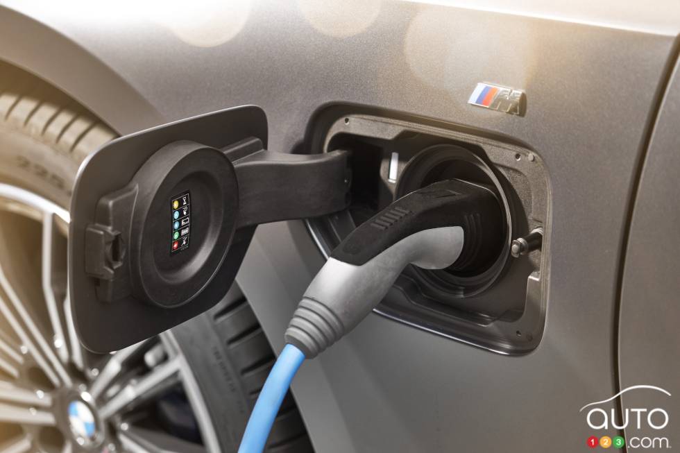 Voici la BMW 330e 2020
