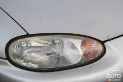 1999 Mazda MX-5 headlight