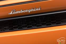 2015 Lamborghini Huracan manufacturer badge