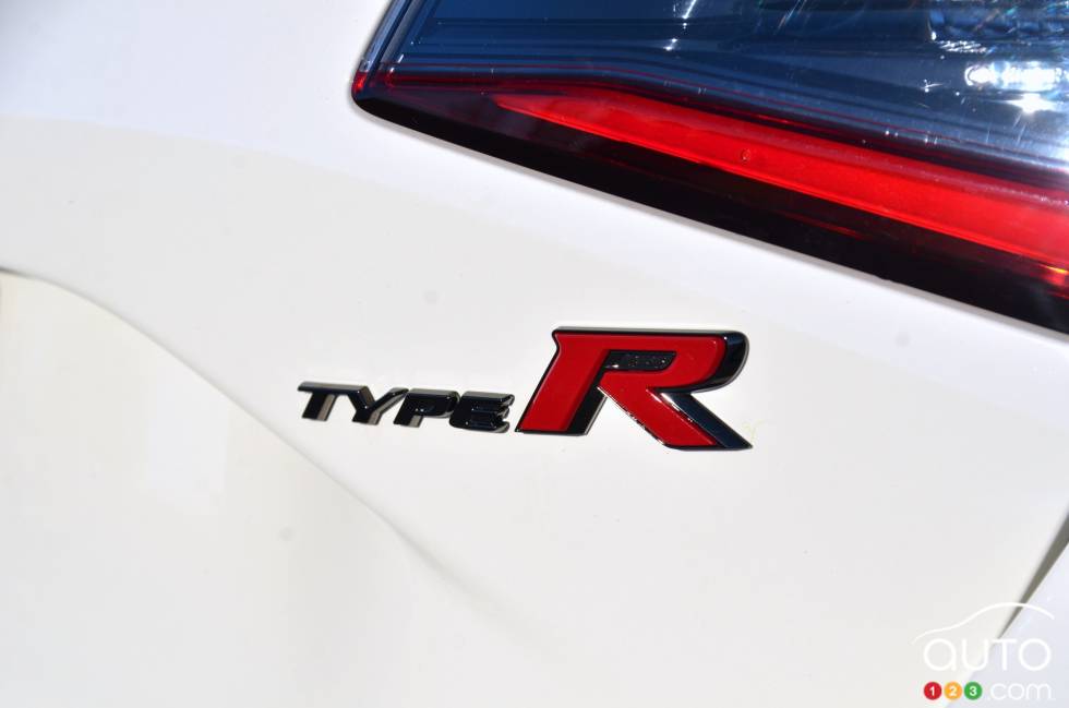 We drive the 2023 Honda Civic Type R