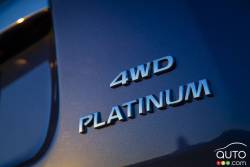 Écusson de la version du Nissan Pathfinder 2017