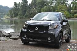 2016 Smart fortwo front 3/4 view